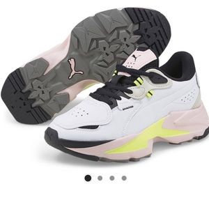 Used puma orkid sneakers